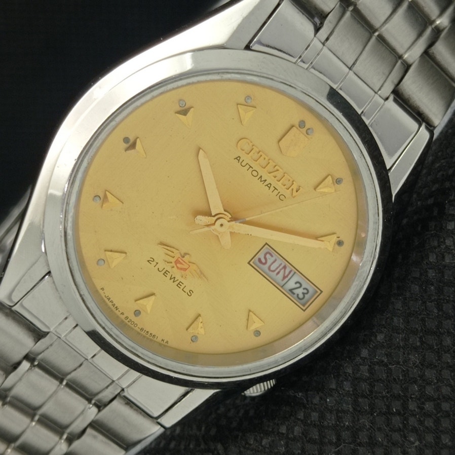 Vintage 1984 Citizen Automatic Mens Silver Watch WDaydate  Gold Accents